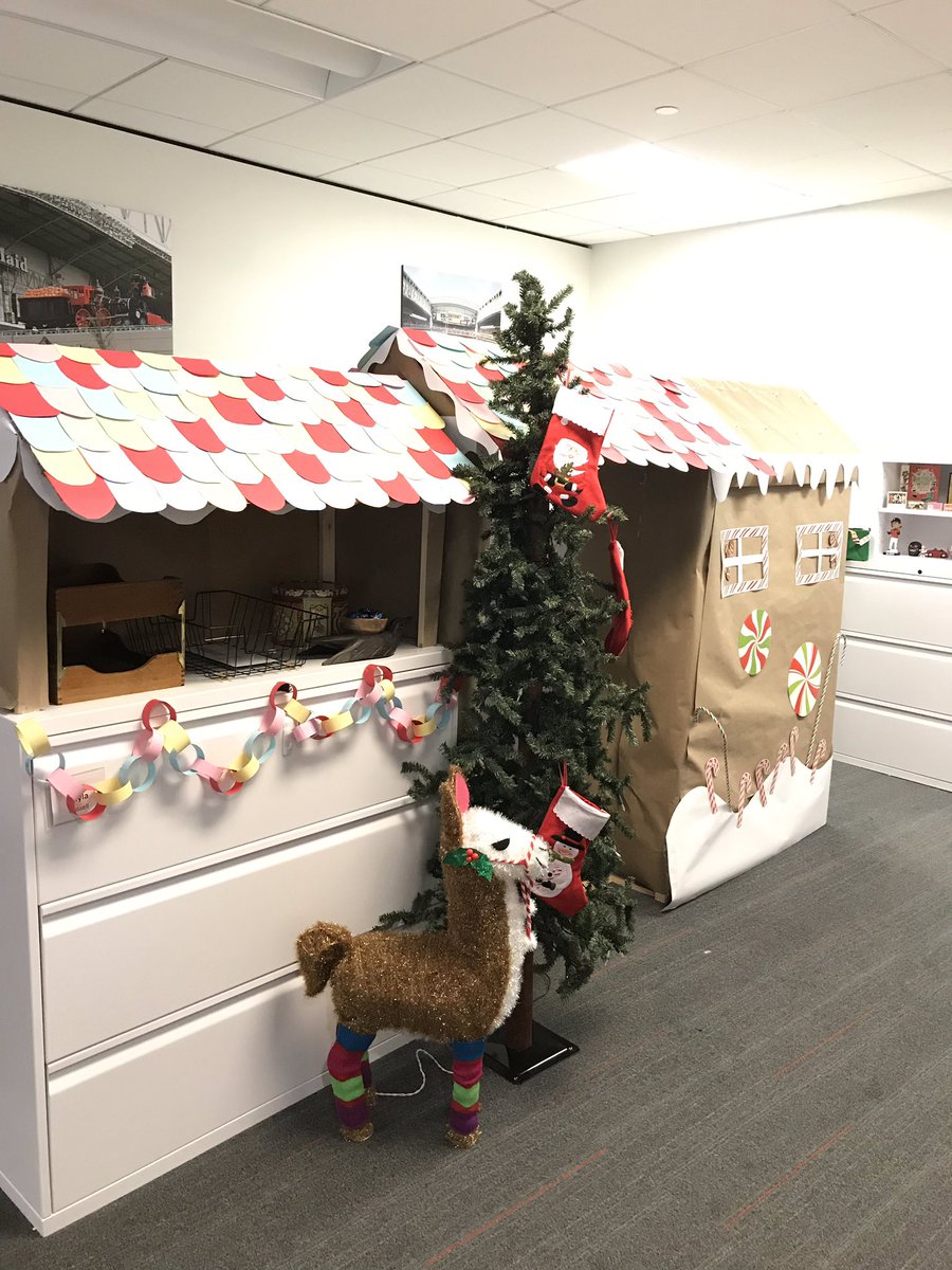 WalterPMooreEng's tweet photo. Holiday shenanigans are taking over at Walter P Moore!
#MooreCheer https://t.co/H39ZZwpVPL