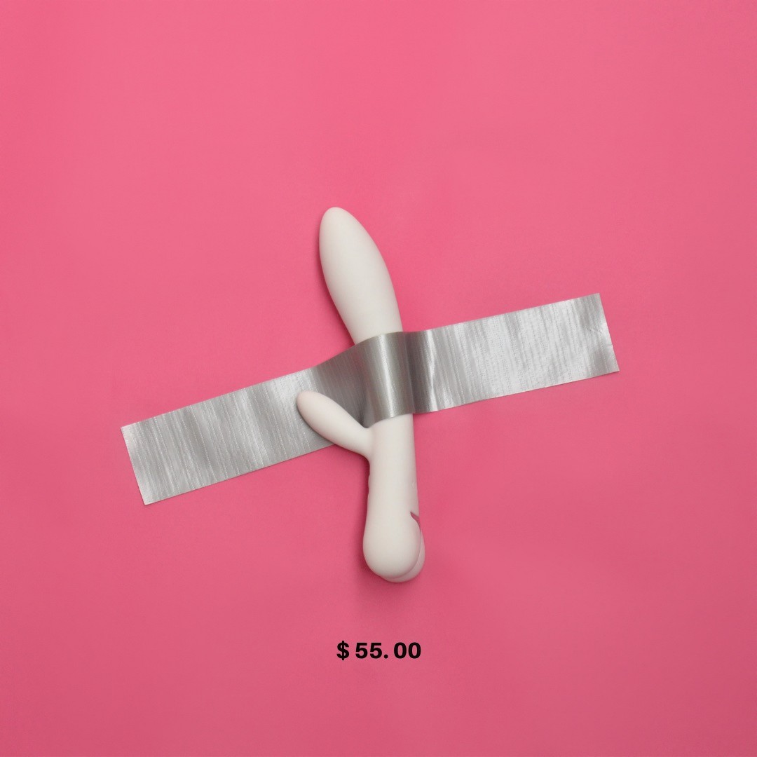 DulcedelecheEc's tweet photo. Si @CattelanFilm sorprendió al mundo con su arte y venderlo por $120,000.00, 💸 suponemos que con estos juguetitos mucho más tecnológicos y versátiles nos estaríamos forrando o no? 😅 #cattelanbanana #EcuadorSinTabú https://t.co/AkmRpBP9Sn