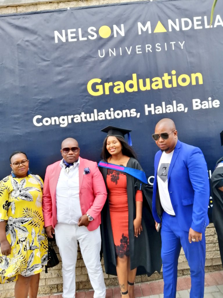 TheRealSiyah's tweet image. My sis is a graduate 😭❤️🌟🎓 #Graduation2019