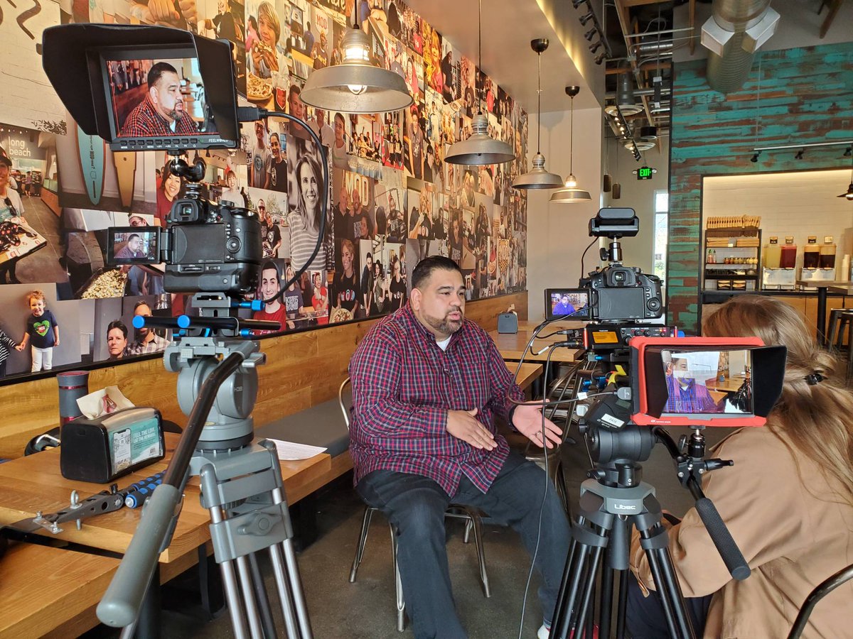 SF_Event_Video's tweet photo. Few behind the scenes pics of today's shoot for #70MillionJobs . For profit company doing awesome employment work for the formerly incarcerated! Thanks to @MODpizza
#SecondChance #formerlyincarcerated #recentlyreleased #panasonicgh3 #panasonicgh4 #lumix https://t.co/FjMzueMjlK