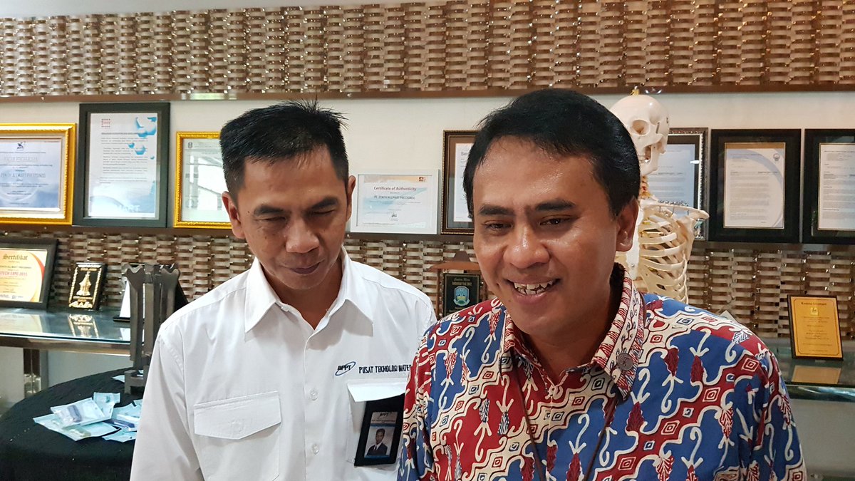 BPPT_RI's tweet image. 4. Sementara Sekretaris Utama #BPPTRI Dadan Moh. Nurjaman, saat mendampingi Menkes menyampaikan, Implant Traumatik merupakan salah satu #InovasiBPPT, yang telah di produksi oleh industri dalam negeri dan berhasil dikomersialisasikan.