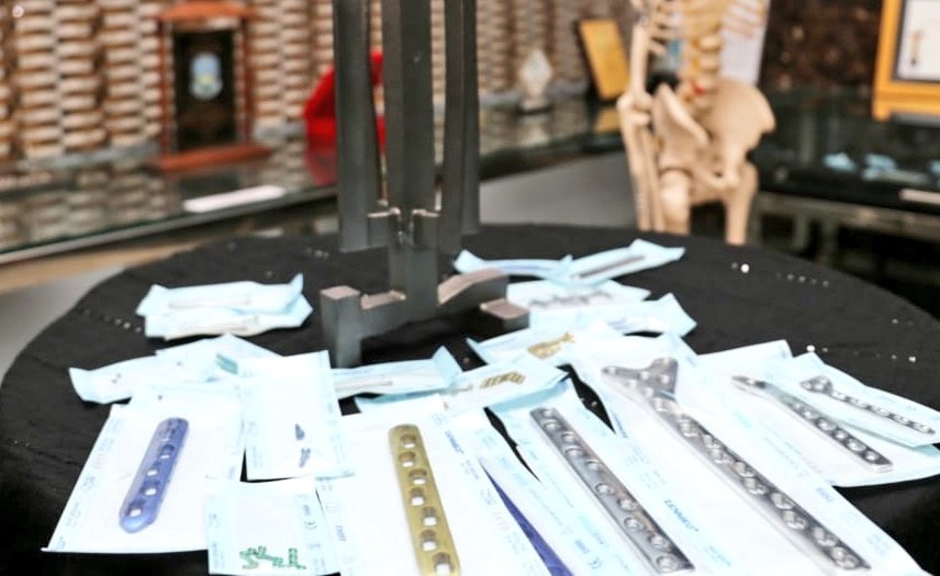 BPPT_RI's tweet image. 4. Sementara Sekretaris Utama #BPPTRI Dadan Moh. Nurjaman, saat mendampingi Menkes menyampaikan, Implant Traumatik merupakan salah satu #InovasiBPPT, yang telah di produksi oleh industri dalam negeri dan berhasil dikomersialisasikan.