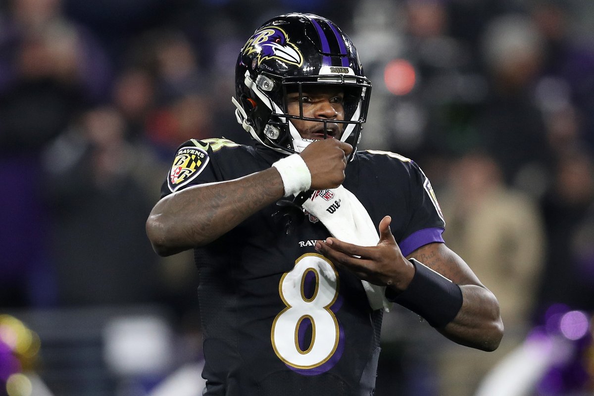 BleacherReport's tweet photo. Action Jackson did it again.

➖ 5 TD
➖ 296 total yards
➖ 10th straight win
➖ Clinched AFC North
➖ Broke Vick’s rushing record https://t.co/47QPhFiyaZ