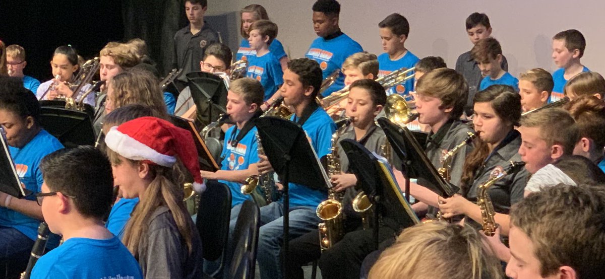 Williamsmsband's tweet photo. Wms 6th grade band had an excellent performance tonight!! So excited to see how all the kids progress the rest of the year!!! @Williamsmsband @WMS_Wildcats @gheagles @CeliaHays @CLP_Elementary @nebbie_williams @risdfinearts https://t.co/pzDAHbcIyt