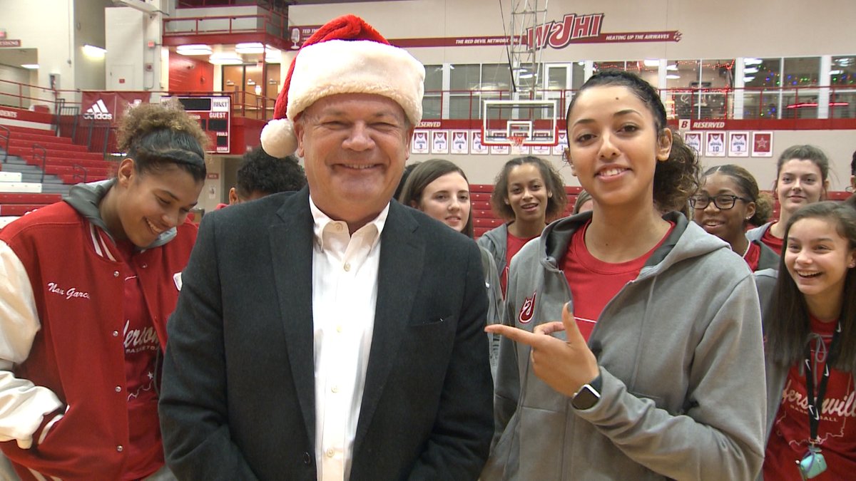 Congrats to Jeffersonville High School girls basketball on being named our <a href="/WLKY/">WLKY</a> <a href="/SUBWAY/">Subway®</a> School of the Week! --> bit.ly/2PeHCnS