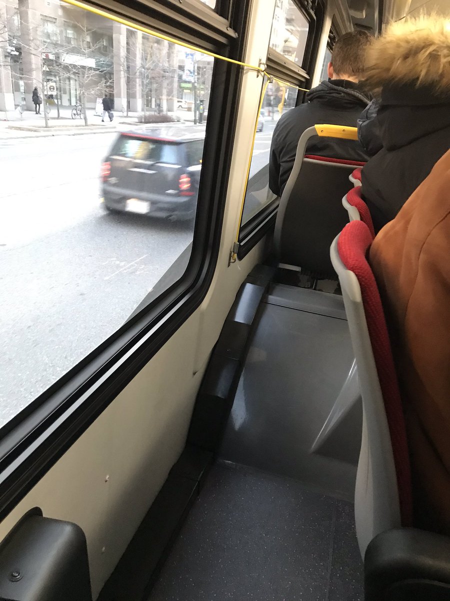 emmelle_L's tweet image. I went on a #TTC electric bus this morning. I’d like to understand the reason for this wide space between the window and the seats. #curiousdesign @TTCStuart, care to explain?