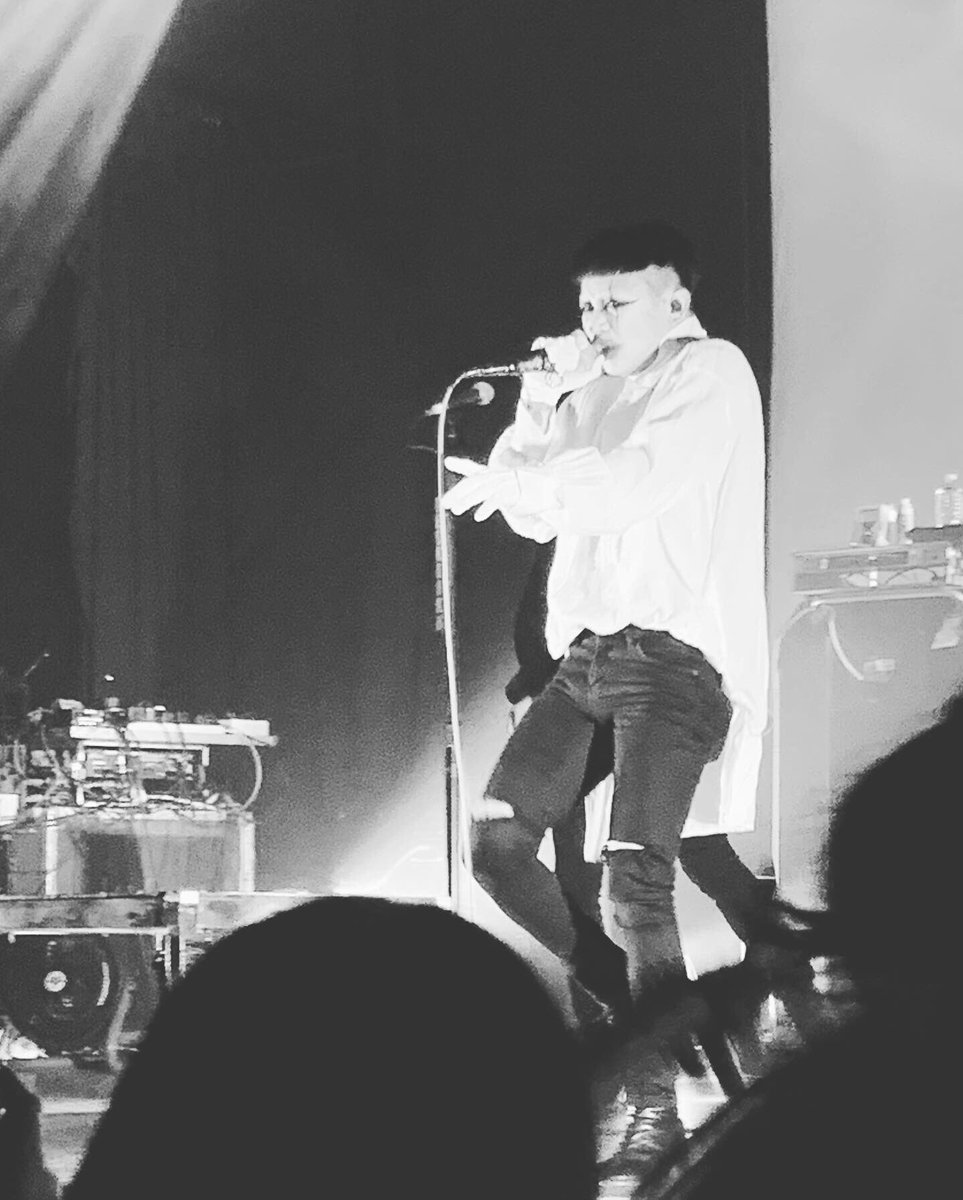 bwitten42's tweet photo. I saw Dir en grey for the first time 13 years ago and I finally got to see them again last night! They are still the gods of rock 🤟🏻🖤 #thiswaytoselfdestruction #direngrey #jrock  @ House of Blues Cleveland https://t.co/L4fvstq33L