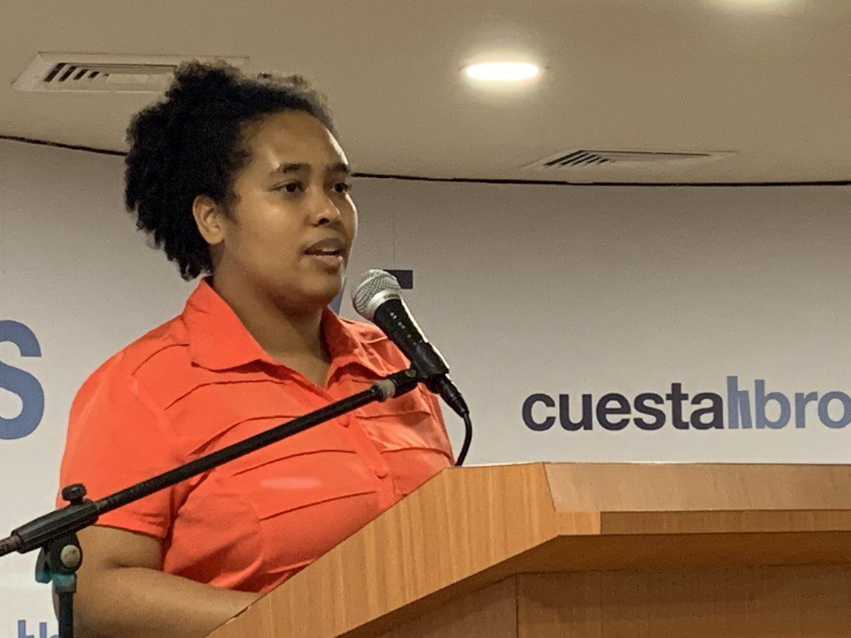 solanopat's tweet photo. Ella es Denia Cid, dominicana, veinteañera, científica, con un PhD en física cuántica. Mis respetos! https://t.co/TY8LUvuBI0