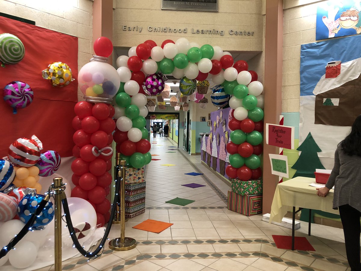 LaurenToffel's tweet photo. @jmfeclc 2nd annual winter wonderland!! @AlstonMorgan @kimsw2871 https://t.co/mI5vnVCL8Y