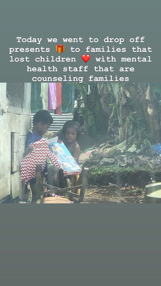 Our  Browngirlwoke Team with Mental Health Staff dropped off presents 🎁🎁🎁 for families in Samoa 🇼🇸🇼🇸🇼🇸 #SamoaMeasles