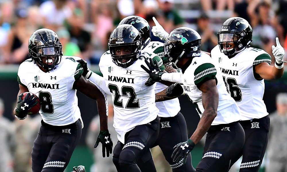 #AGTG Blessed to say I’ve received an offer from Hawai’i‼️ #DBLOCK #LiveAlohaPlayWarrior @FSCCFootball @HawaiiFootball