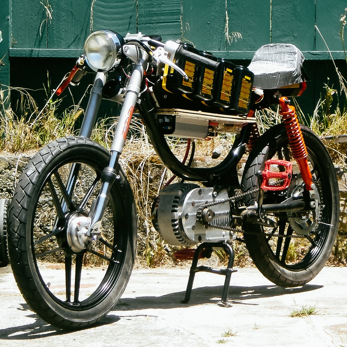 Hard to believe that we launched <a href="/MondayMotorbike/">Monday Motorbikes</a> out of a garage in #SanFrancisco on a Monday afternoon over four years ago! Here's a #ThrowbackThursday treat for y'all! The prototype to end all prototypes!