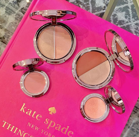 It’s always better when the whole family is together💞!! Get photo-ready this holiday szn with a few of our favorite blush and glows!! Which would you reach for? bit.ly/2PDGucx