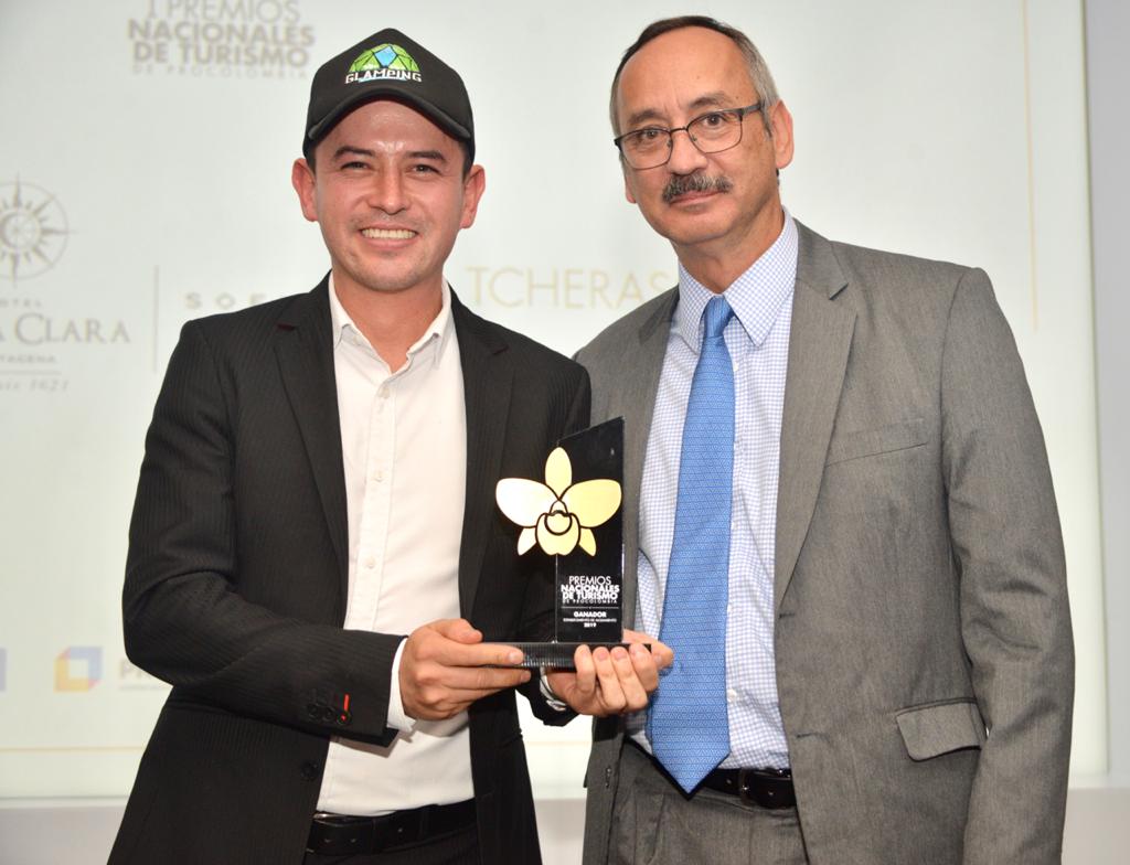Por sus iniciativas innovadoras, experiencia en el hospedaje y prácticas sostenibles, los ganadores de los Premios Nacionales de Turismo de <a href="/PROCOLOMBIACO/">PROCOLOMBIA</a>, en las categorías de innovación, alojamiento y sostenibilidad son: Diving Planet, Glamping Colombia y Ecolodge El Almejal.