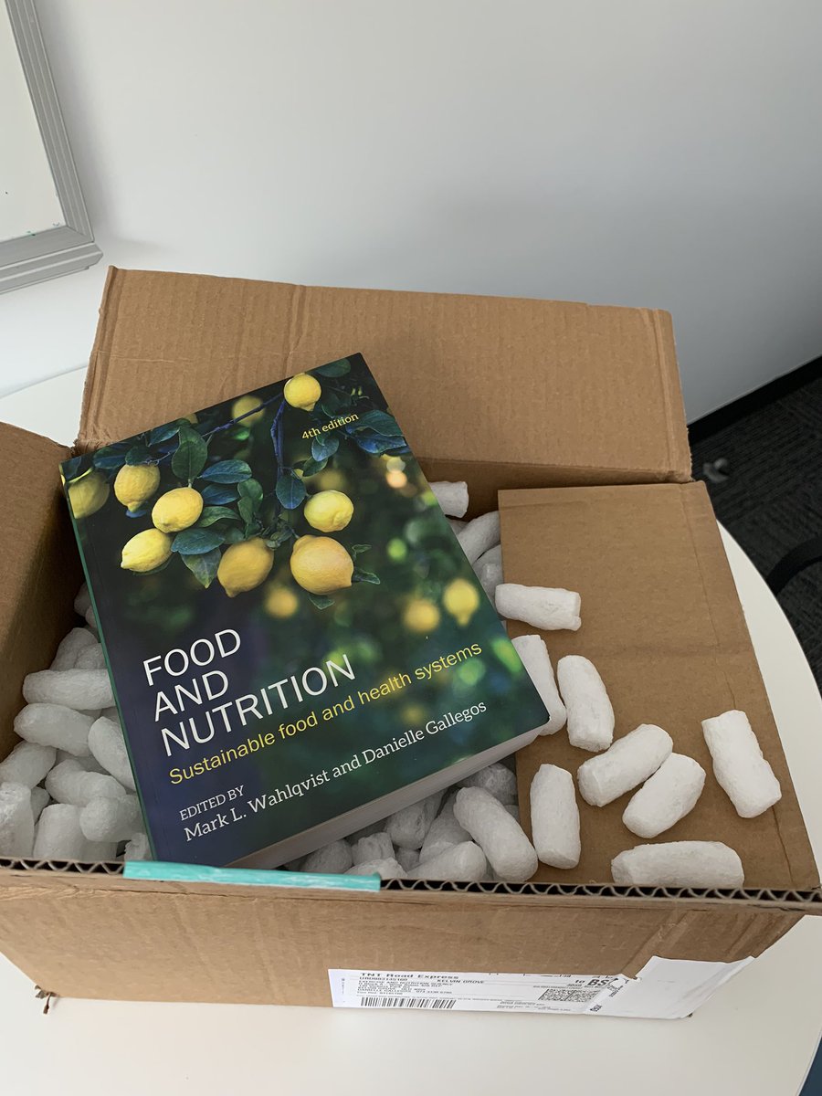 It’s arrived <a href="/AllenAndUnwin/">Allen & Unwin</a> the new improved version focussing on econutrition - order it to read or use it for your students.  booktopia.com.au/food-and-nutri…