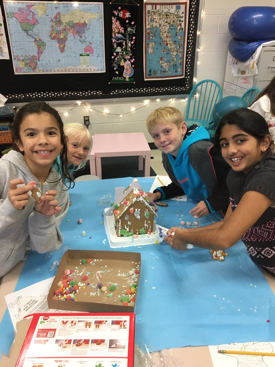 Miss_Ballard's tweet photo. We had a blast at our class party today! Special thanks to our fabulous room moms for planning such a great winter party 🎉 ❤️ https://t.co/I0w9IP6A3b
