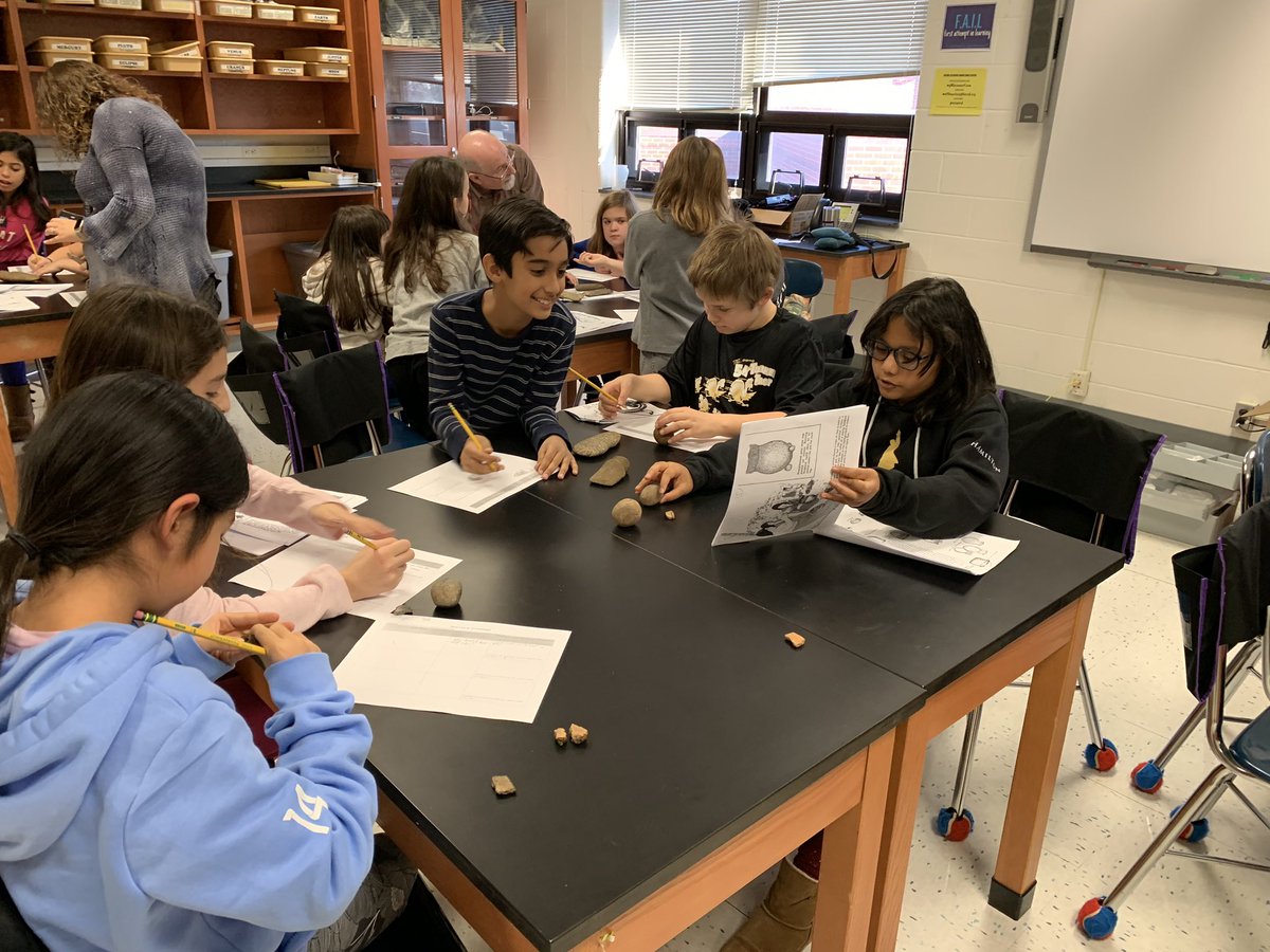 SBMS4th's tweet photo. What better way to learn about Lenape artifacts than to have a hands on experience?! Thank you @HopewellMuseum for a wonderful experience! #Studentsgrowhere @StonyBrookES https://t.co/PTo8BdTMPA