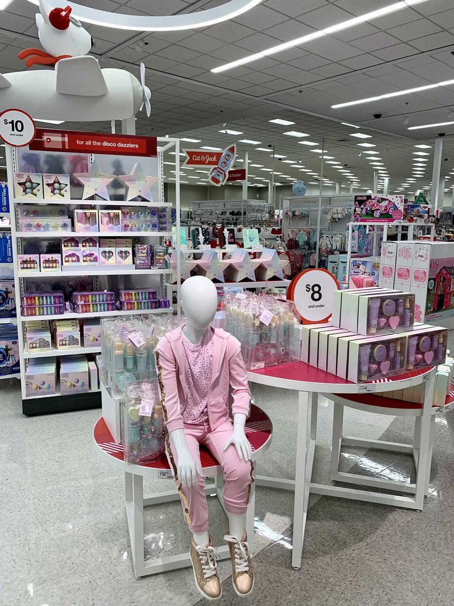 TGTKathrynR's tweet image. 2 weeks out from Christmas and we’re working hard to deliver the best possible store to our guests - so proud of our Amplified Gifting champions! #Nothingintheback #inthestoreonthefloor #GOtime @JenieBrisson @JenHatlevig @ContrucciJoe