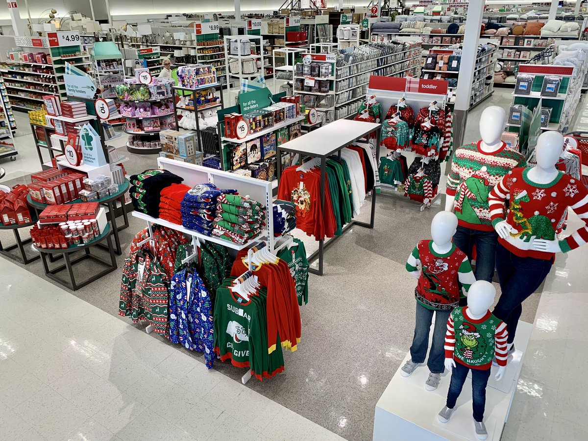 TGTKathrynR's tweet image. 2 weeks out from Christmas and we’re working hard to deliver the best possible store to our guests - so proud of our Amplified Gifting champions! #Nothingintheback #inthestoreonthefloor #GOtime @JenieBrisson @JenHatlevig @ContrucciJoe