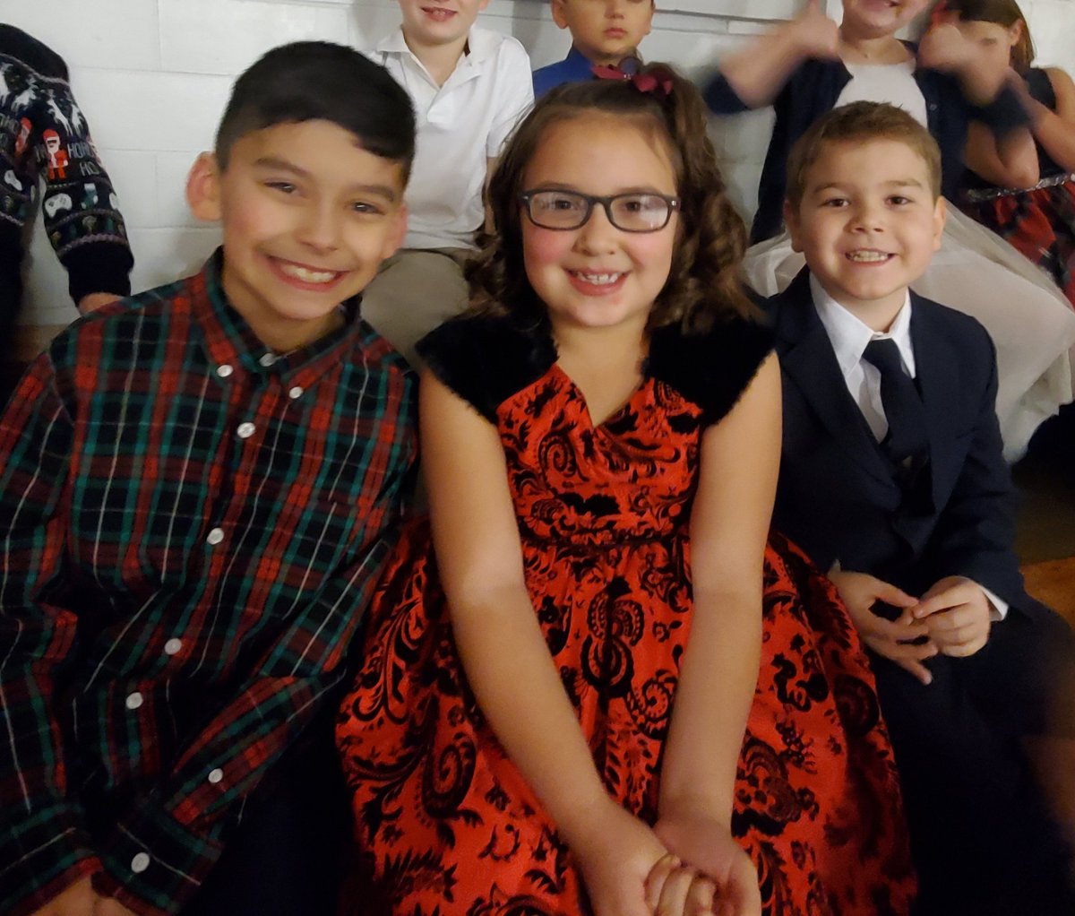 iwes2a's tweet photo. Christmas concert 2019 #iwesraiders 🎄 https://t.co/l1CqUFerIe