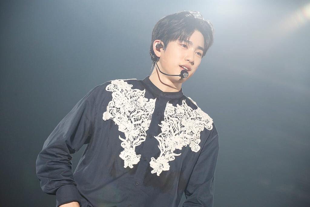 tukangrebahan's tweet photo. Jaebeom                     Jinyoung
       X                                    X
Represent.                   Rabbani.

#JB_Represent https://t.co/VCBzw10wND