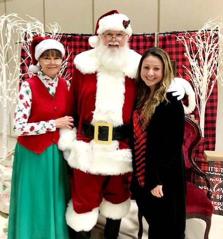 Delia_Soto1's tweet image. Guess who came to visit out little Bees @NISDEllison?🎄🎅 #OneHiveOnePurpose