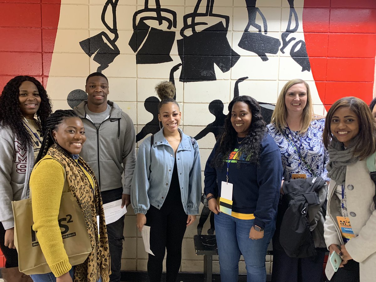 parkview_lrsd's tweet photo. We hope our guest enjoyed the student-led tour through our school! #LRSDPowerofUS #MSMS2019 https://t.co/PhUnfoH7ku