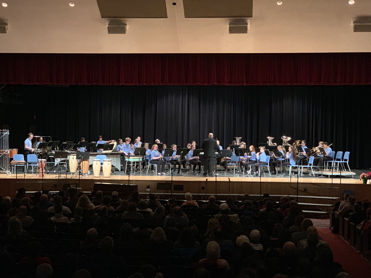 Supt_Sickles's tweet photo. Another impressive showing by the amazing Midlakes music program! Enjoying a wonderful holiday concert with outstanding performances by the middle &amp; high school bands &amp; choruses. A great way to celebrate a festive season! #MidlakesPride https://t.co/CEeUPHjzJq