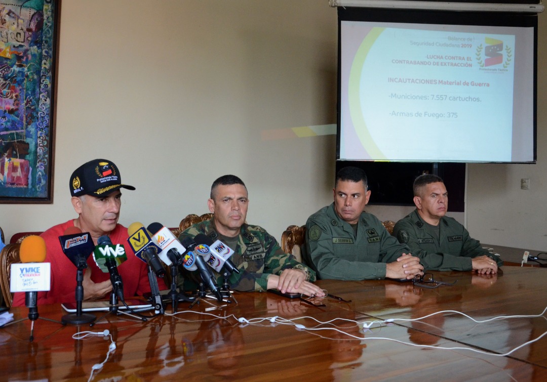 Hoy, tenemos un #Táchira más seguro, más tranquilo con mayor armonía, un Táchira donde se respira Paz.
Hace tres años era una locura creada por la oposición, éste año, pretendieron que fuera la punta de lanza para una invasión, pero una vez más, ganó la #Paz. 5/6