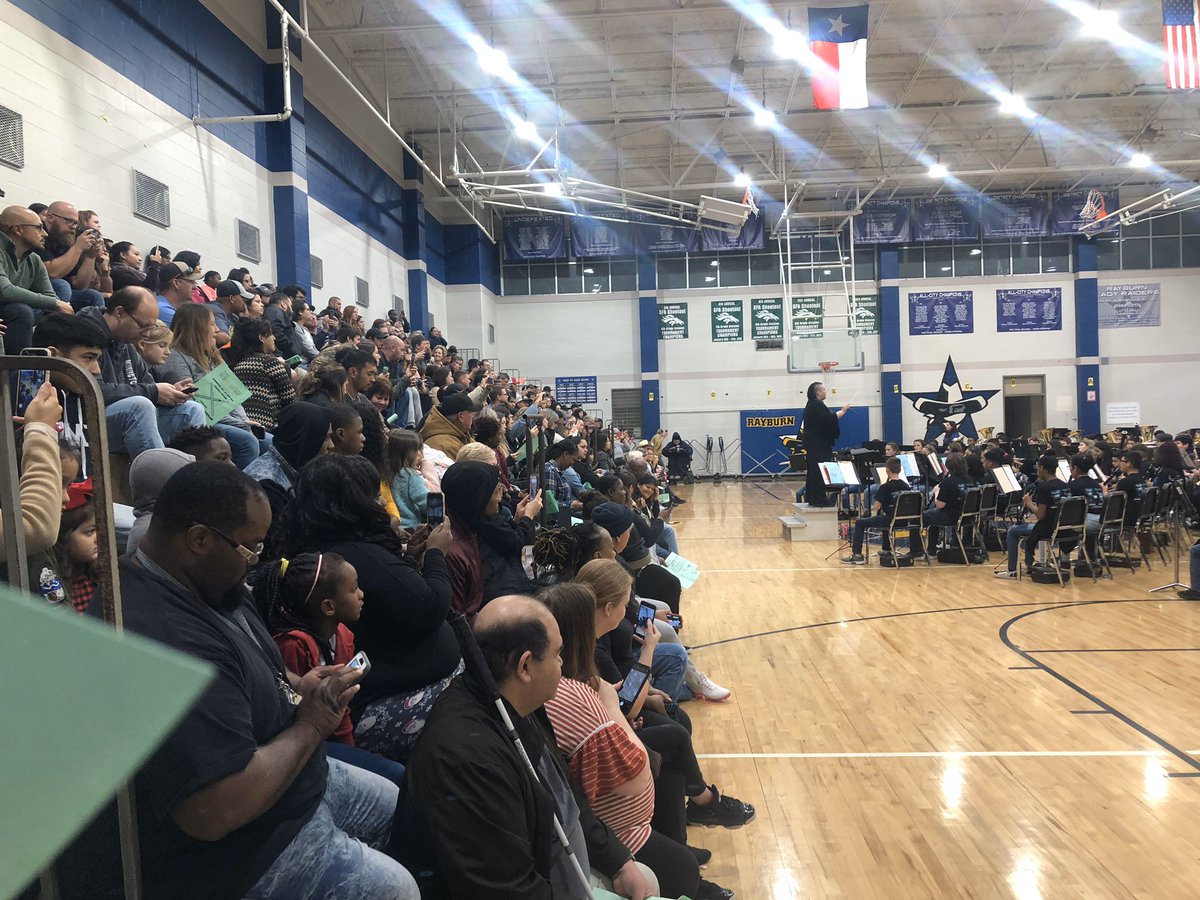 Awesome holiday band concert for 6th grade Intermediate students. #RayburnBand