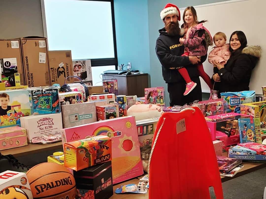 88_IROC's tweet image. Family, friends and #YangGang made this happen. @fatlittlefishy made this happen. There's no stopping her when her mind is made up. I'm so happy to call her mine

This is what over $3000 of gifts looks like for the kids at the @MICAHHouse_IA

Thanks #YangGang!

#PledgeForHumanity