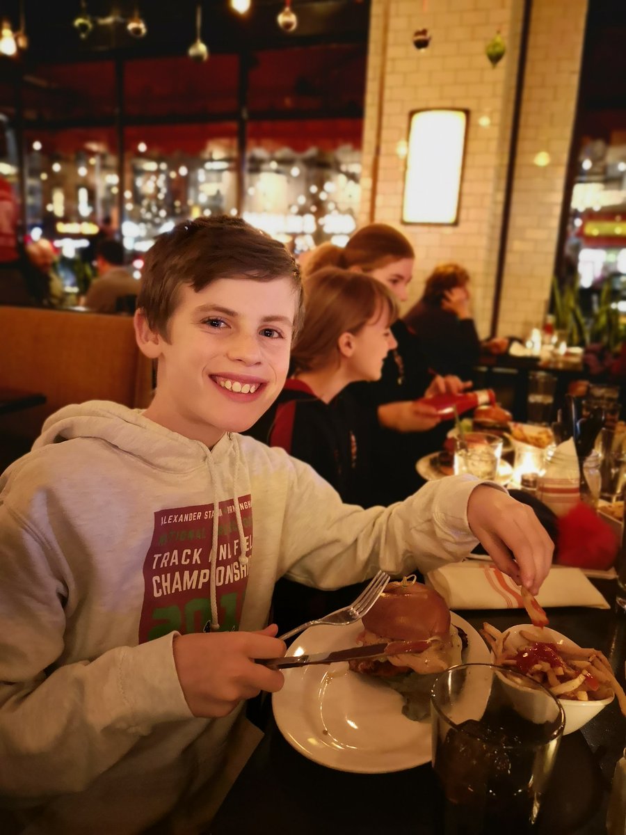 Cheam_English's tweet photo. And finally, after a long walk to the restaurant, we got rewarded by our first American burger! Great first day for the children who kept in good spirits despite the tiredness. Ready for bed!! https://t.co/AsrnnXwUk4
