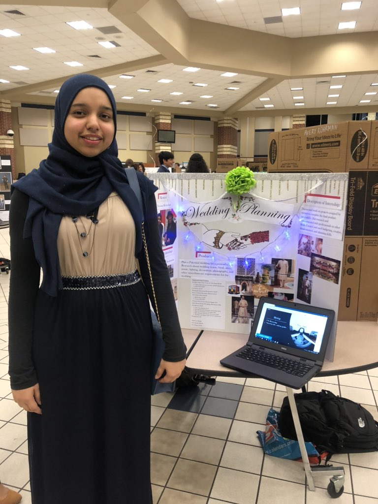 KarenEngle's tweet photo. Students proudly sharing their @HorizonsECHS Mentorship Projects tonight. Creating solutions for tomorrow’s problems. Thank you mentors! #ProfoundLearning https://t.co/LutOZvophA