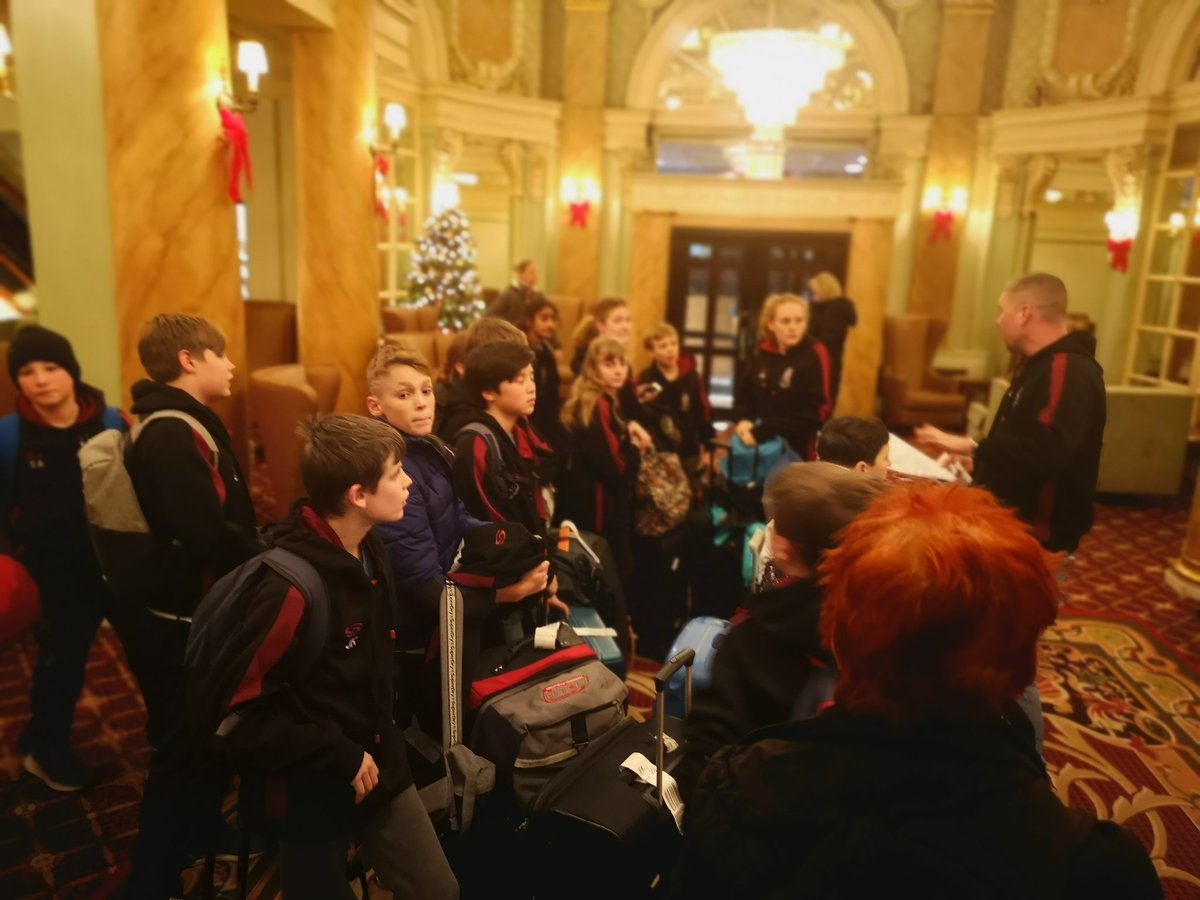 Cheam_English's tweet photo. Arrival at the hotel where we got greeted by Detective Straus who introduced us to the New York way of life! https://t.co/uEPb2ZcHKT