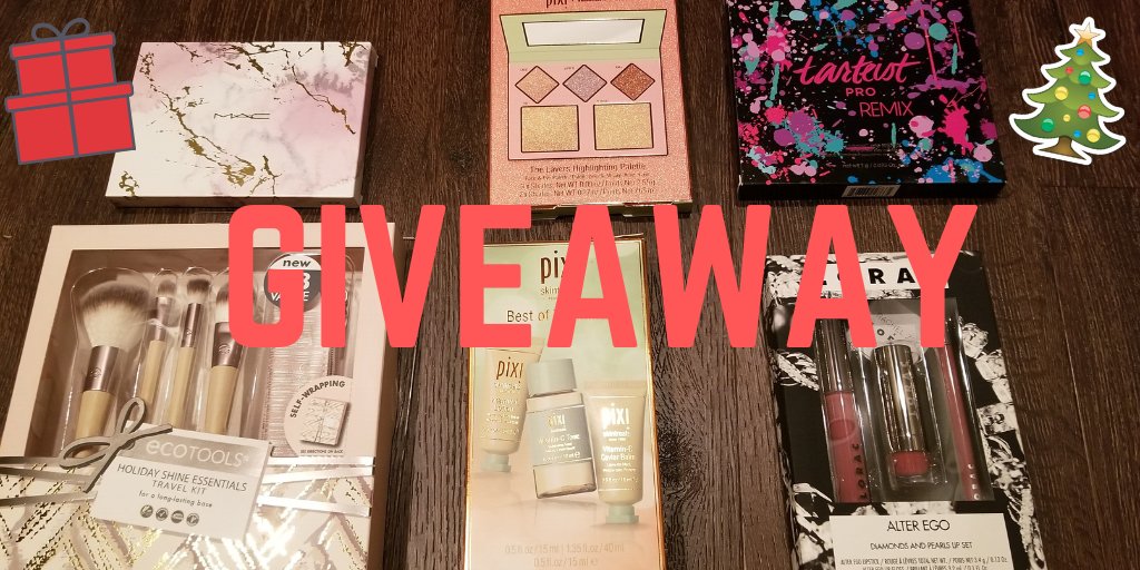 BySamanthaMarch's tweet image. MORE GIVEAWAYS!! I got a little behind while I was traveling last week, so this #giveaway for Twitter will have THREE winners! This is a peek at the prizes (Tarte + Lorac in one box, etc) and enter via the generator. Just be following me and like/retweet! 
bit.ly/2t61RLQ