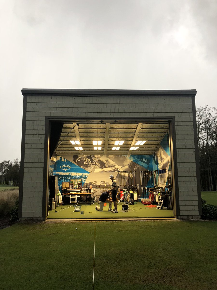 jleishmangolf's tweet photo. Light waning and my brain hurts...but a pretty great place to do my thing @thedyepreserve. Big thanks to @JRSII for making the trip to Jupiter with your technology and your knowledge. #twobrains #biomechanics #Callaway https://t.co/E3czIiOAmk