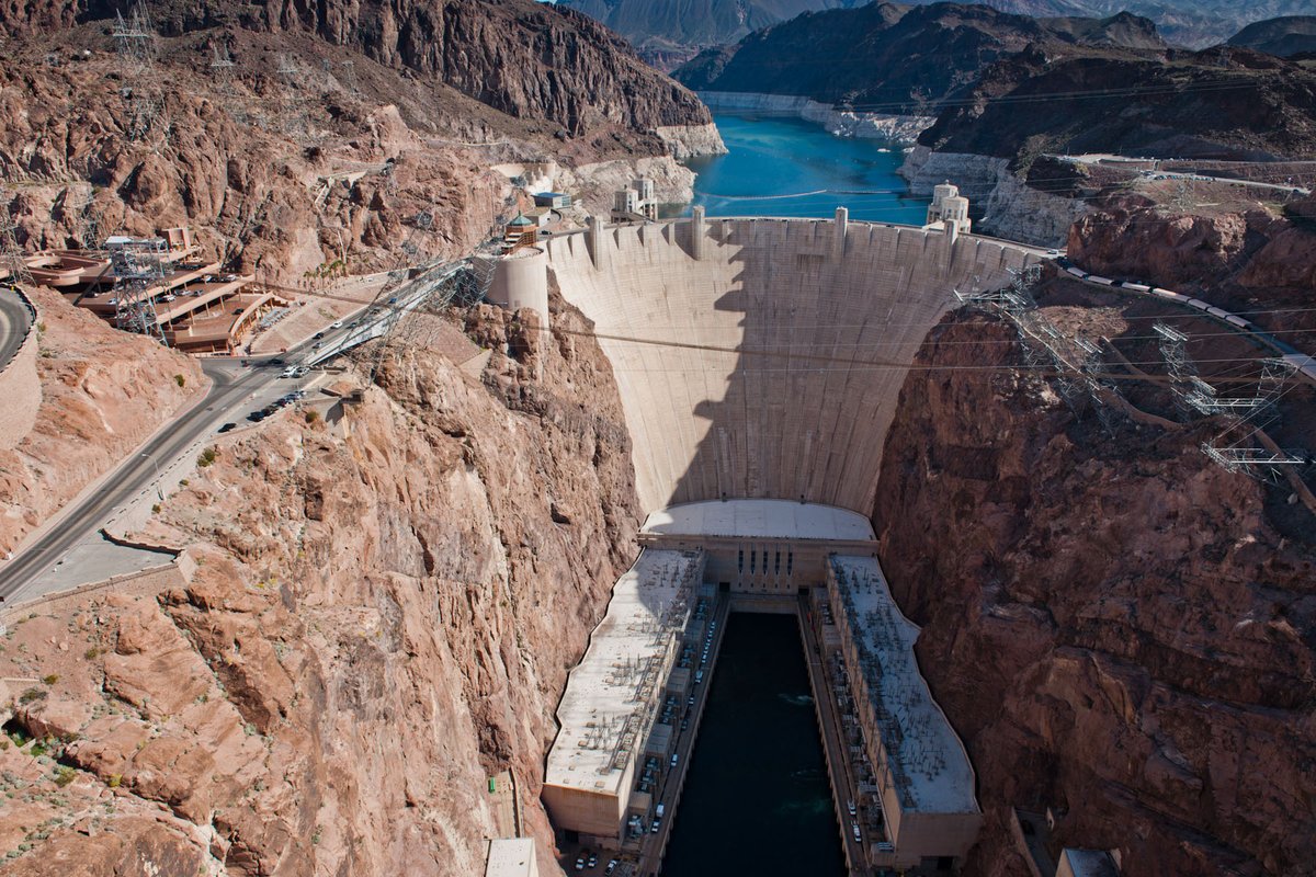 A photo of Hoover Dam.