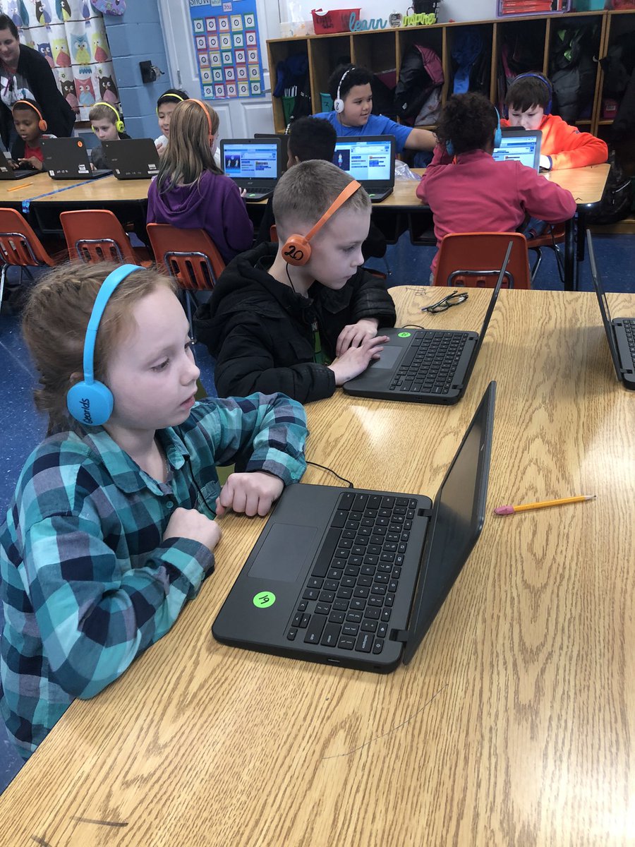 ChristiBeamTRT's tweet image. Students at @OESCards worked hard on coding today! #wcpscodes #HourofCode2019