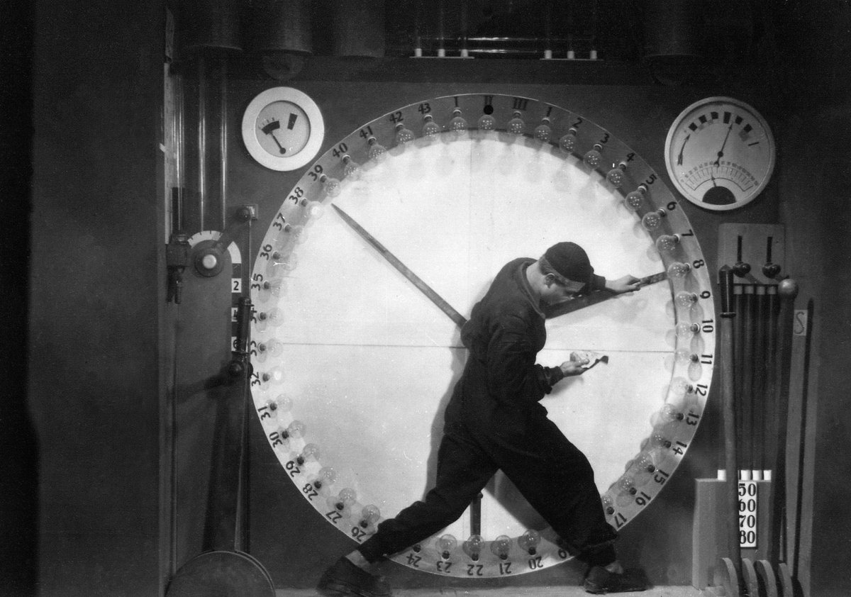 jackfowler's tweet image. This @BBC #Swingometer gimmick looks like a scene taken from Metropolis.