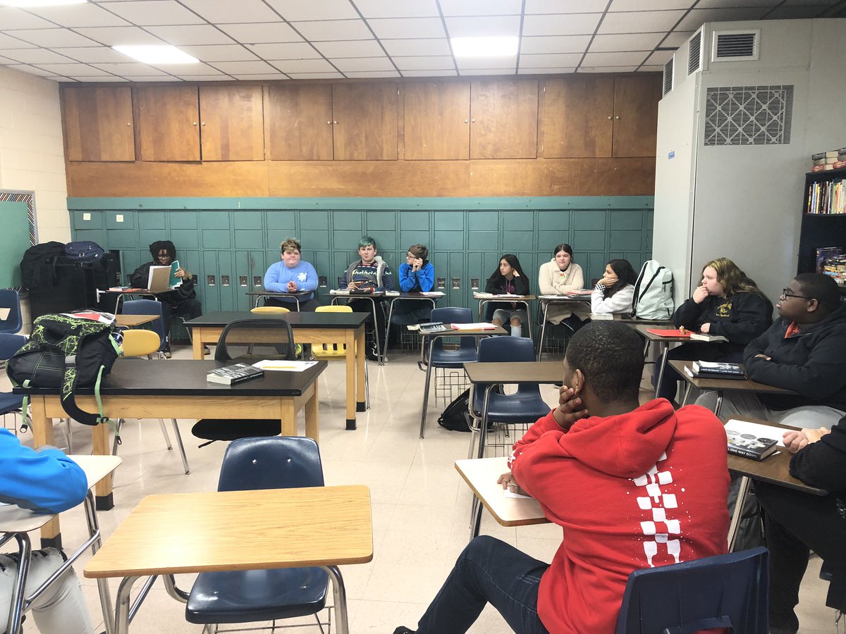 nsumner28's tweet photo. 8th grade finished “Long Way Down” by @JasonReynolds83 this week! Today they had book club and discussed different ideas for the ending! Students are finally learning to love reading! @GRMSKnights @ColonialSDstrct  #booksthatarentboring https://t.co/N8zPbh0MZ3