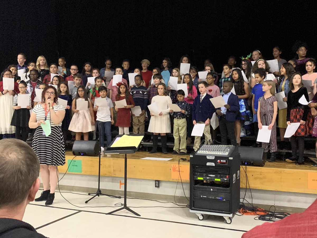 GNievesEDU's tweet photo. What a great choir concert tonight! I am so proud of all our fourth and fifth grade students! Great job @nbkilloran! #prideinside1920 #slaughterES #mymisd https://t.co/5UX9atjo4A