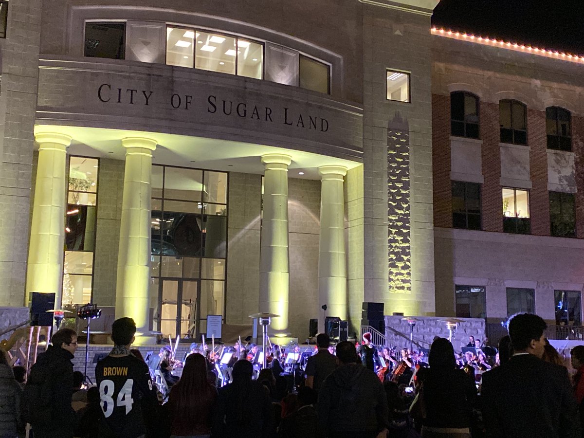 Big crowd to see these beautiful Tiger musicians! 🎻 ⁦<a href="/thsorchestra/">THS Orchestra</a>⁩