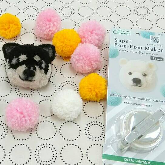 手芸店 プルミエール プーぺ 手芸店のプーぺです 昨日の すてきにハンドメイド は クロバーのポンポンメーカーを使った カワイイねずみでしたね 当店にも そのポンポンメーカー各サイズを取り揃えてます 手芸店 ハンドメイド ポンポン