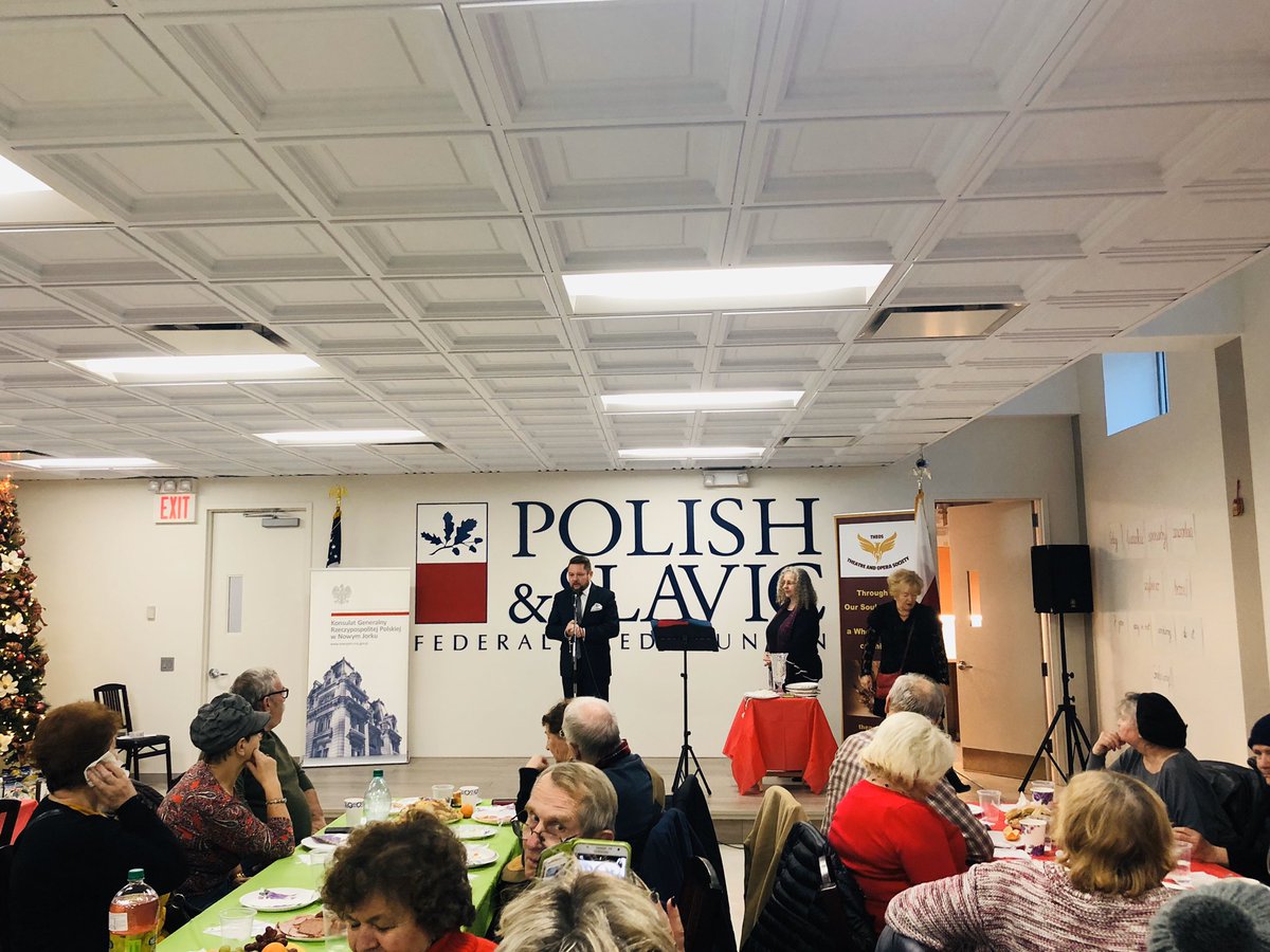 Po raz 13 <a href="/PLinNewYork/">Polish Consulate NYC 🇵🇱</a> wraz z <a href="/PolishSlavicFCU/">Polish & Slavic FCU</a> zorganizował wigilię dla osób samotnych i potrzebujących zapewniając im ciepły, świąteczny posiłek. /For the 13th time <a href="/PLinNewYork/">Polish Consulate NYC 🇵🇱</a> &amp; <a href="/PolishSlavicFCU/">Polish & Slavic FCU</a> organized #ChristmasEve dinner for the homeless &amp; those in need.