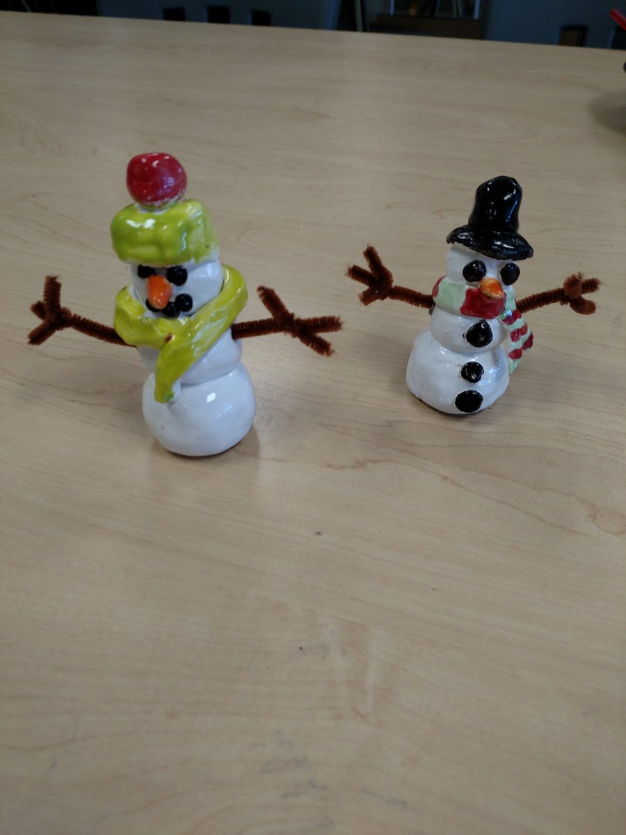 LaneBolyardART's tweet photo. Final CLAY Club today! Winter projects were so much fun! Silly elves, snowmen &amp; layered snowflakes! ⛄❄🎅❤ https://t.co/TwW7QAwI2N