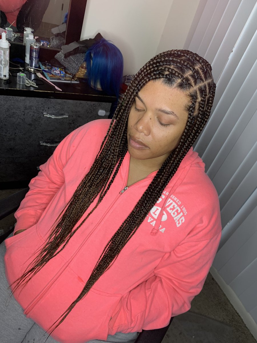 Medium knotless braids 😍 #knotlessboxbraids