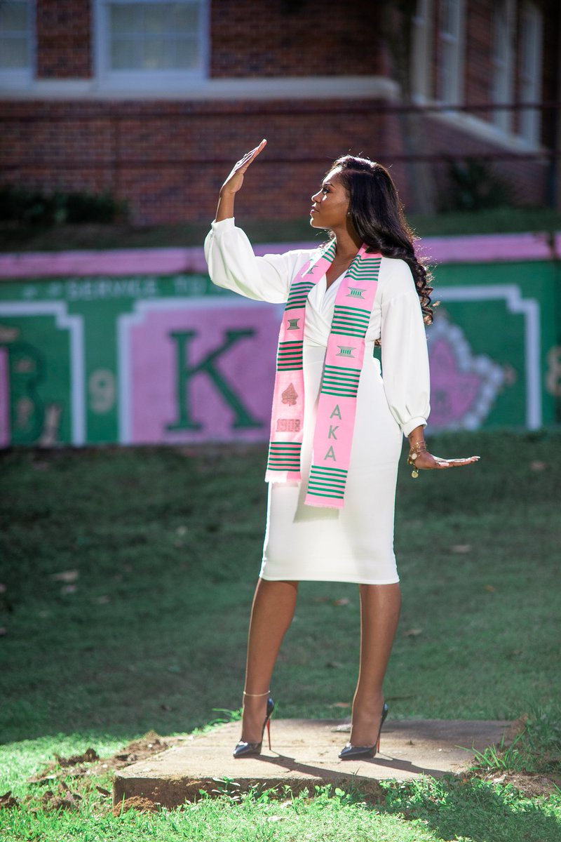 rattlersunited's tweet image. Congratulations
Portia Akins
Broadcast Journalism 

#FAMU #FAMU19 #famugrauation #BeyondExcellence #RattlersUnited #hbcu #HBCUGrad