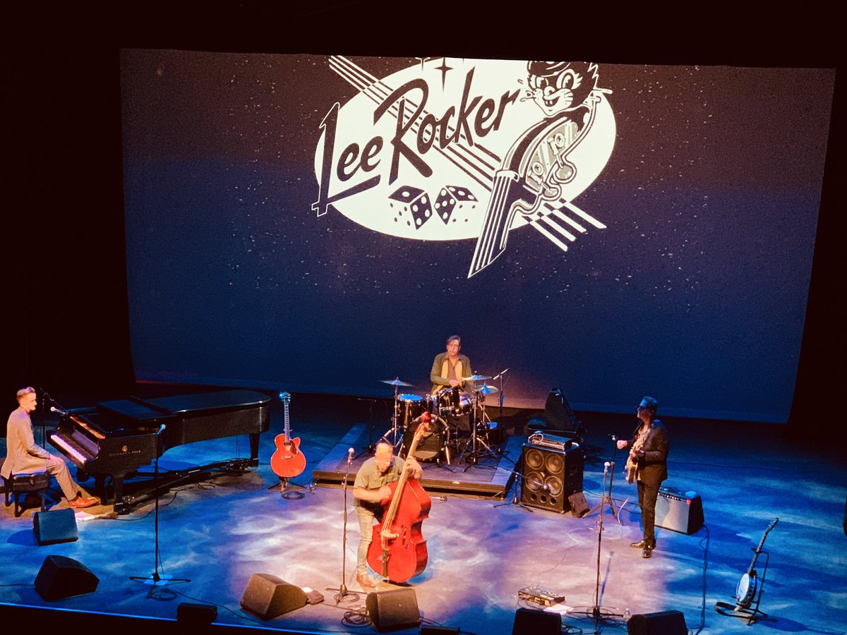 SueBatesQ91's tweet image. Thank you @Kingston_Grand for bringing @TheLeeRocker to #ygk! A fun, fantastic show...reliving my youth 😎#rockthistown #straycatstrut