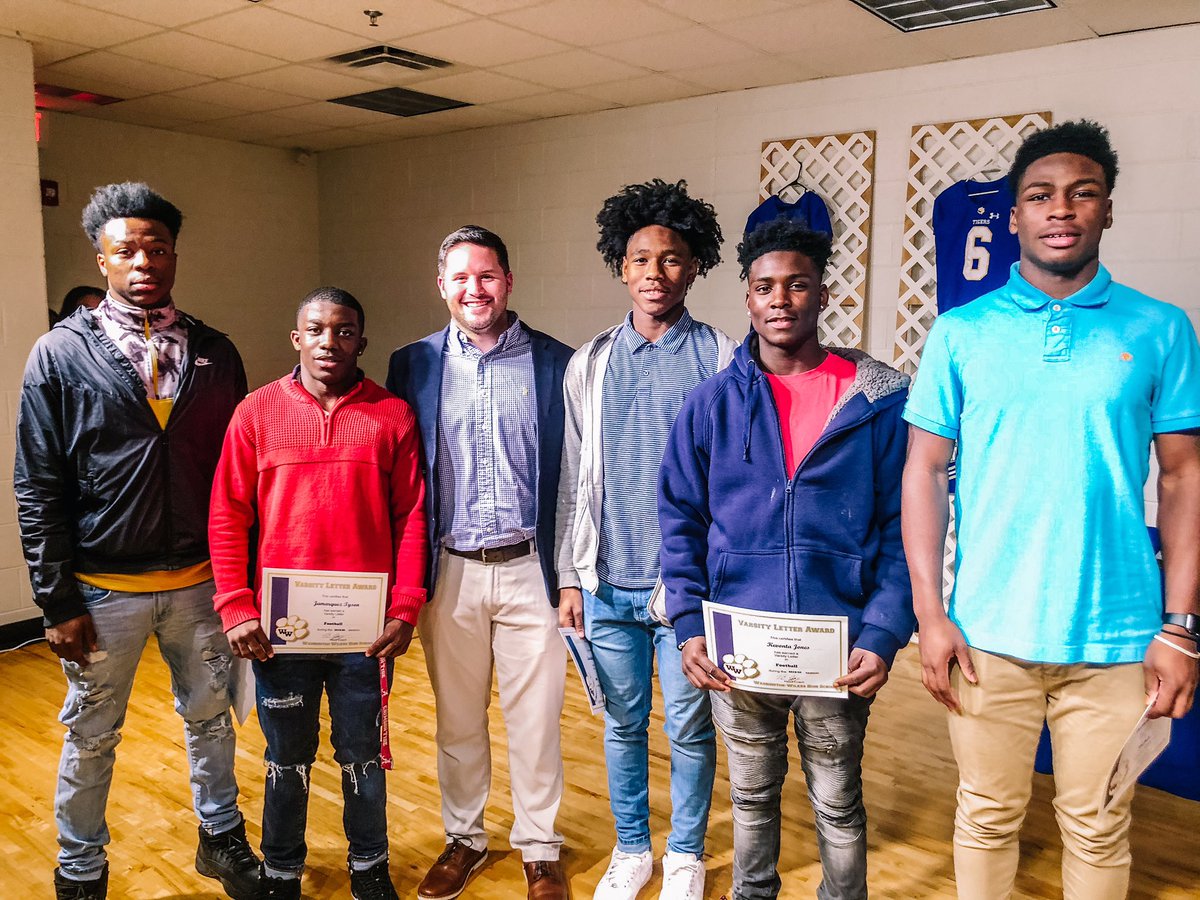 CoachMcGill_706's tweet photo. Football Banquet! Proud of this group and even more excited that theyโll all be back next year! #ReceiverGang https://t.co/sZ9bm8wvoZ