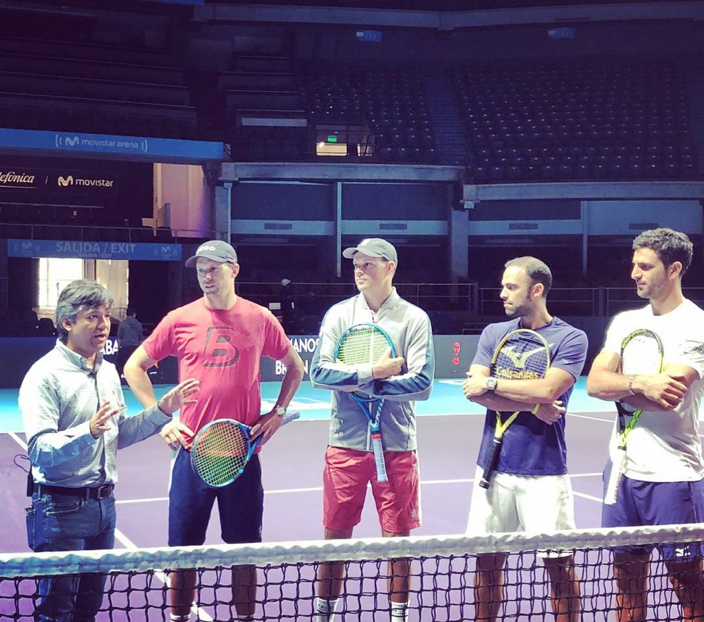 ojquintero's tweet photo. Con los ganadores de Wimbledon 2019 en @MovistarArenaCo ¡Orgullo colombiano con hidratación profesional! #cabalyfarah #pedialyte #proudtobeabbott https://t.co/kj0AP7muDO